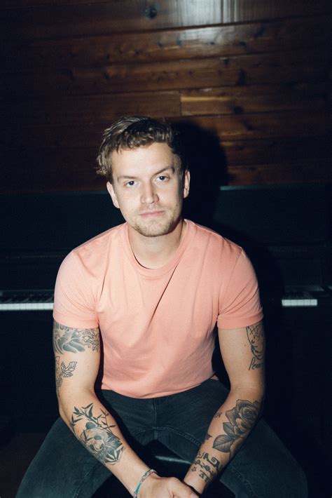 Levi hummon - Music City native Levi Hummon has songwriting rooted in his DNA having grown up with a variety of musical influences. He credits his early lessons in songwriting to his Grammy Award winning father Mar